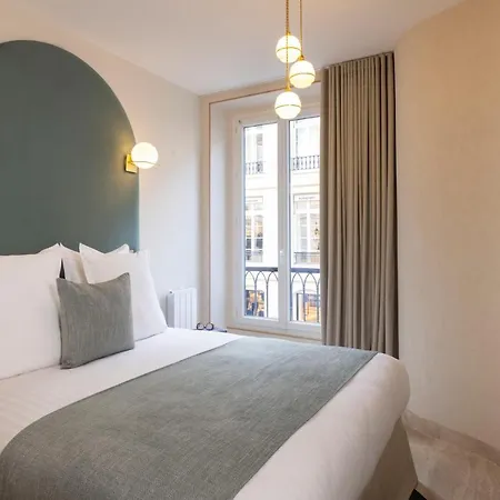 Yuna Saint-honore - Serviced * Paris