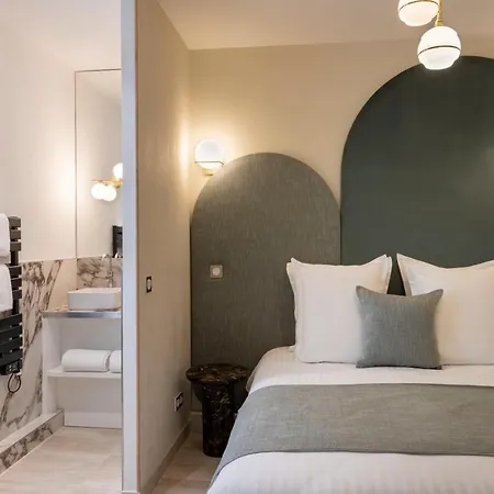 Yuna Saint-honore - Serviced