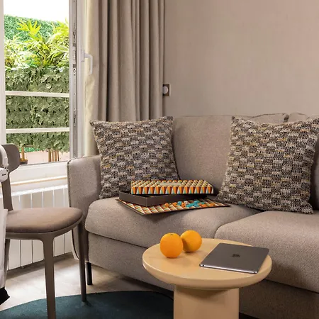 Yuna Saint-honore - Serviced * Paris