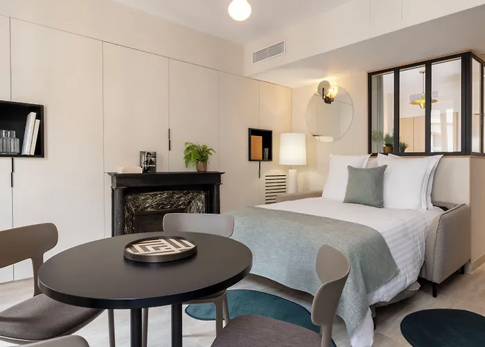 Yuna Saint-honore - Serviced